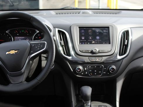 Used 2023 Chevrolet Equinox LT image 10