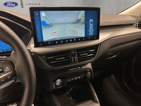 Used 2025 Ford Escape Platinum image 17