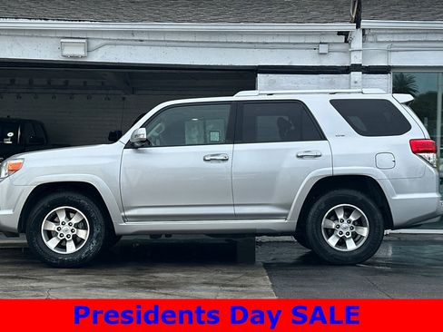 Used 2011 Toyota 4Runner SR5 image 7