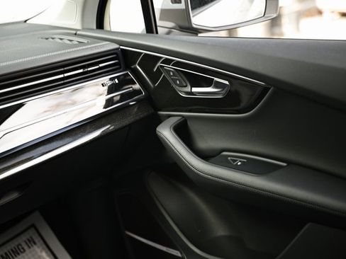 Used 2024 Audi Q7 2.0T Premium Plus image 38