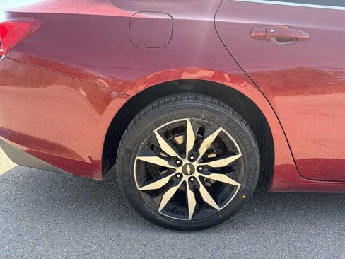 Used 2018 Chevrolet Malibu LT FWD image 12