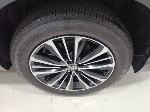Certified 2025 Toyota Grand Highlander AWD Hybrid image 40