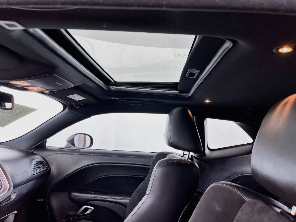 Used 2022 Dodge Challenger R/T Scat Pack RWD image 10