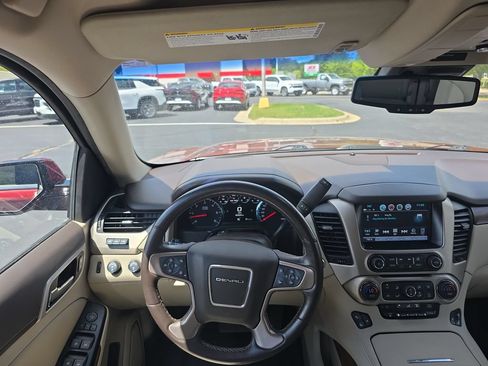 Used 2019 GMC Yukon Denali AWD/4WD image 16