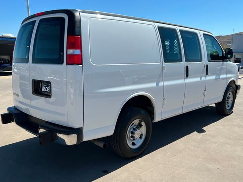 Used 2024 Chevrolet Express 2500 w/ Driver Convenience Package image 6