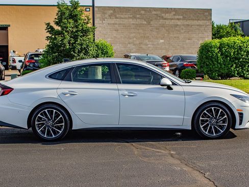 Used 2022 Hyundai Sonata Limited w/ Preferred Accessory Package FWD image 11