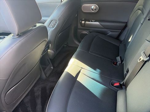 Used 2025 Genesis GV60 Advanced image 17