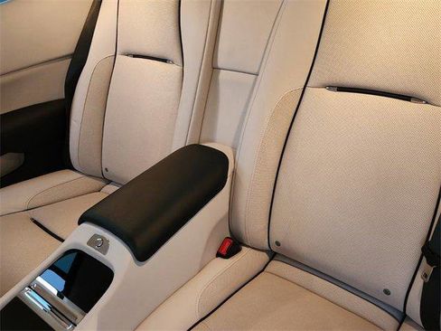 Used 2016 Rolls-Royce Wraith image 10