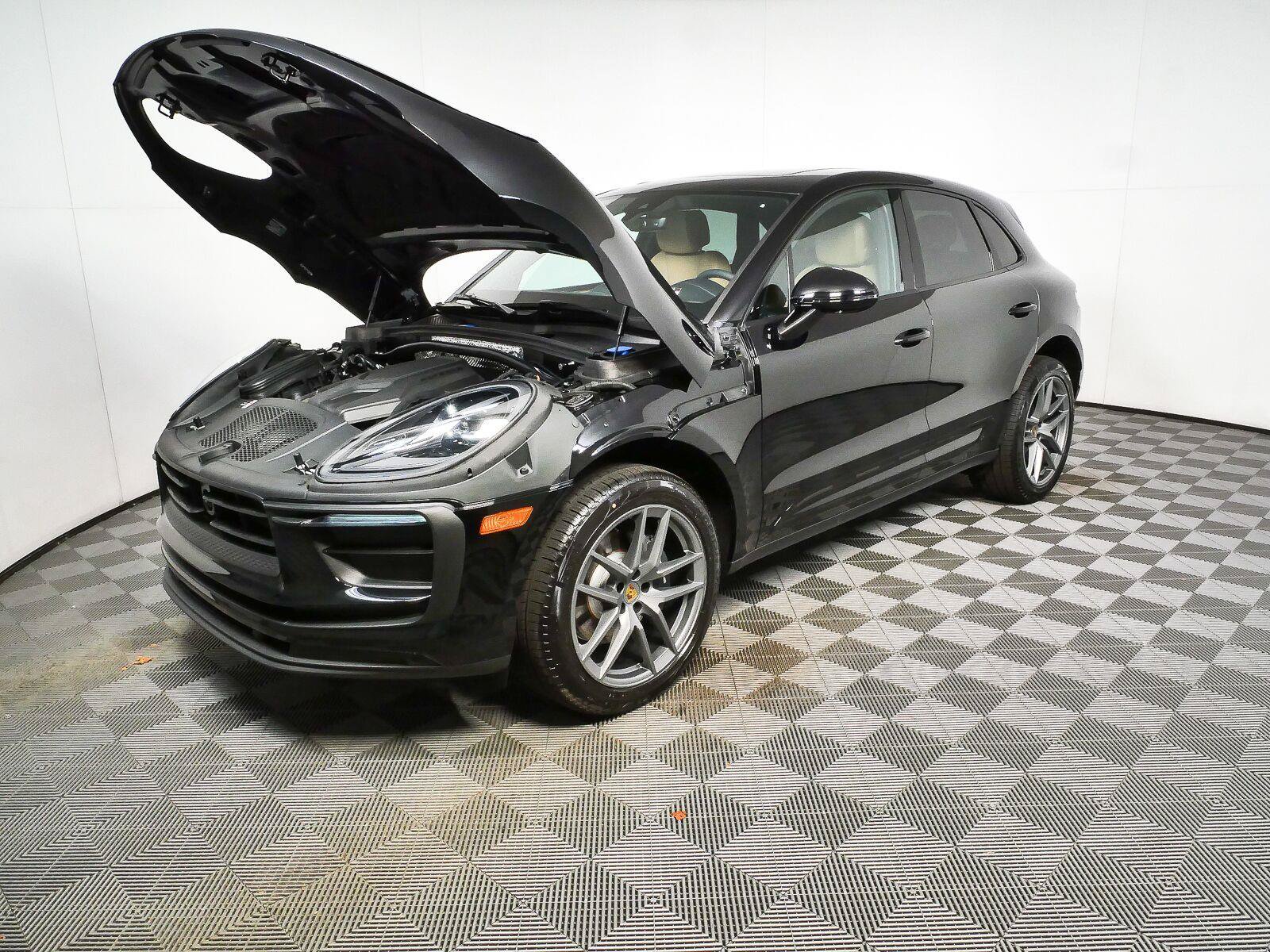 New 2026 Porsche Macan Turbo AWD/4WD image 34