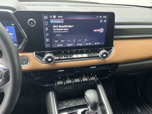 Used 2024 GMC Canyon AT4 w/ Technology Package image 17