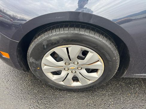 Used 2015 Chevrolet Cruze LS image 24