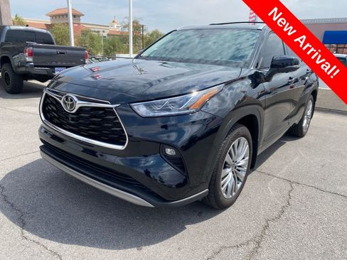 Used 2025 Toyota Highlander Platinum AWD/4WD image 1