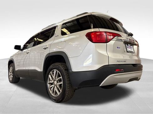 Used 2018 GMC Acadia SLE image 12