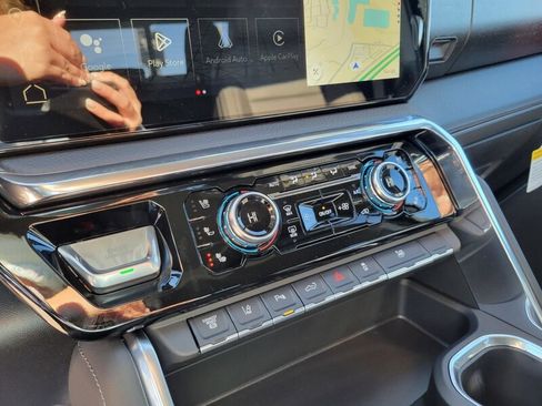 New 2026 GMC Sierra 3500 Denali w/ Denali Reserve Package image 22