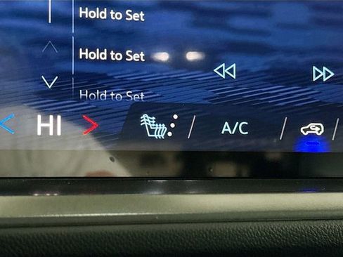 New 2026 Chevrolet Traverse LT w/ LPO, Floor Liner Package image 21