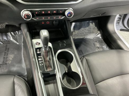 Used 2024 Nissan Altima 2.5 SR w/ SR Premium Package image 17