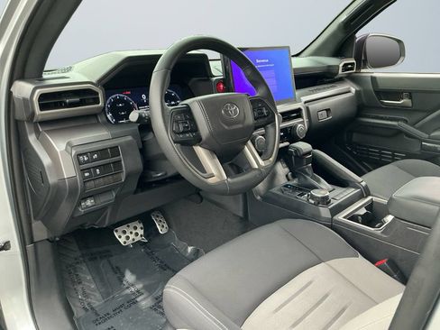 Used 2024 Toyota Tacoma TRD Sport AWD/4WD image 12