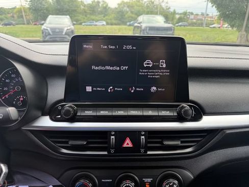 Certified 2022 Kia Forte LXS w/ LXS Technology Package FWD image 16