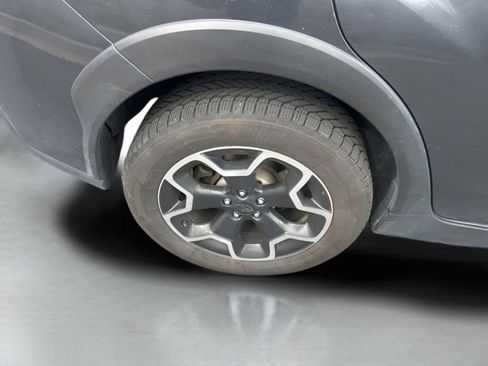 Used 2015 Subaru Crosstrek 2.0i Premium image 14