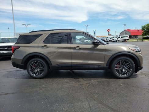 New 2026 Ford Explorer ST w/ Sun And Sound Package AWD/4WD image 3