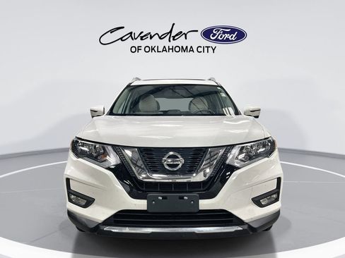 Used 2017 Nissan Rogue SV AWD/4WD image 3