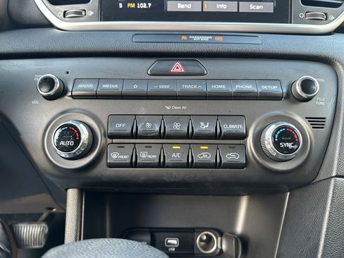 Used 2020 Kia Sportage LX w/ LX Popular Package image 16