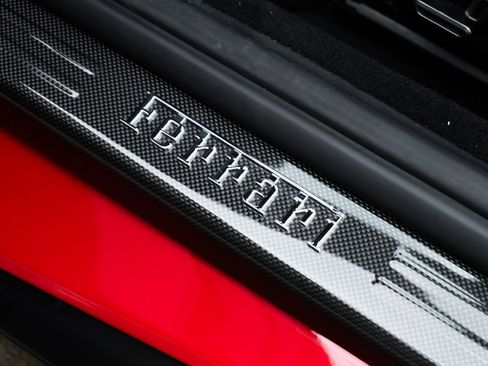 Used 2019 Ferrari Portofino image 45