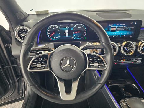 Used 2022 Mercedes-Benz GLB 250 image 22