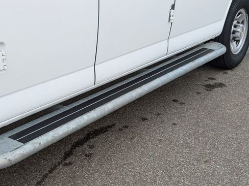 Used 2024 Chevrolet Express 2500 w/ Driver Convenience Package image 23