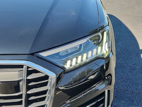 Used 2023 Audi Q7 2.0T Premium Plus w/ Premium Plus Package AWD/4WD image 15