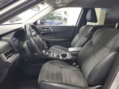 Used 2024 Mitsubishi Outlander SE AWD/4WD image 19
