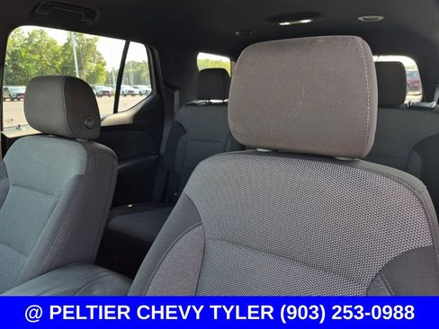 Used 2023 Chevrolet Traverse LT FWD image 33