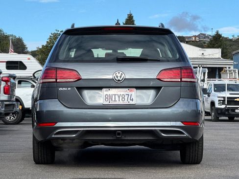 Used 2019 Volkswagen Golf S image 5