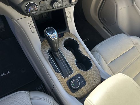 Used 2017 GMC Acadia Denali image 34