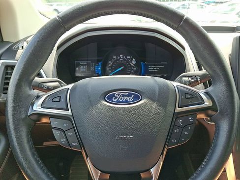 Used 2024 Ford Edge Titanium AWD/4WD image 18