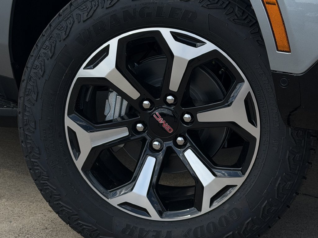 New 2027 GMC Yukon AT4 w/ AT4 Premium Package AWD/4WD image 9