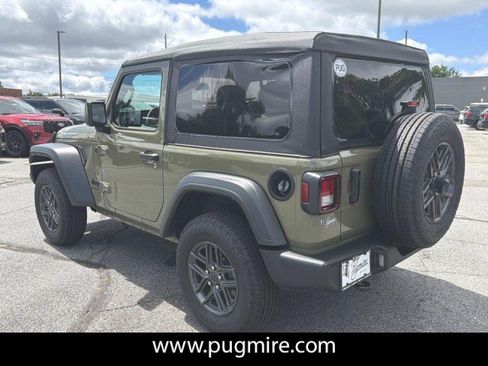 Used 2025 Jeep Wrangler Sport AWD/4WD image 5