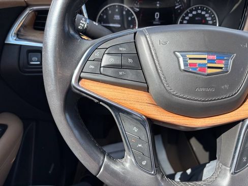 Used 2018 Cadillac XT5 Platinum AWD/4WD image 25
