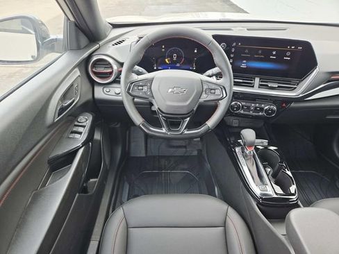 New 2026 Chevrolet Trax RS w/ Sunroof Package FWD image 8