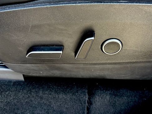 Used 2023 Tesla Model Y Performance image 13