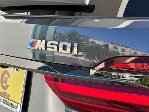 Used 2022 BMW X7 M50i image 30