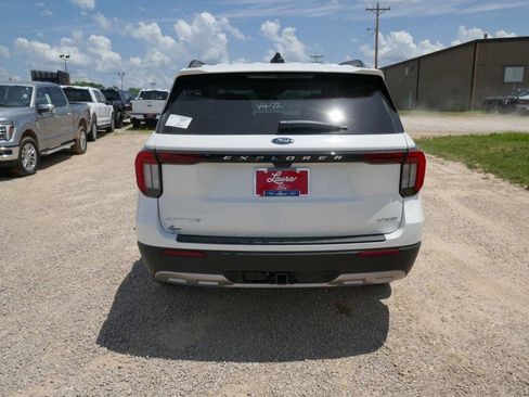 New 2025 Ford Explorer Active w/ Active Comfort Package image 6