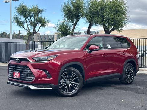 New 2026 Toyota Grand Highlander AWD Hybrid image 2