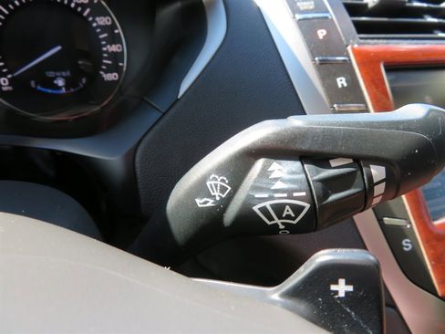 Used 2013 Lincoln MKZ Reserve image 15