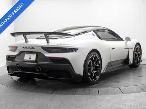 Used 2022 Maserati MC20 Coupe RWD image 3