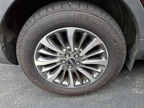 Used 2019 Lincoln Nautilus Select AWD/4WD image 7