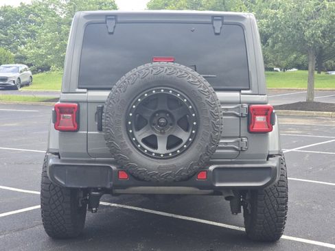 Used 2021 Jeep Wrangler Unlimited Sahara AWD/4WD image 15
