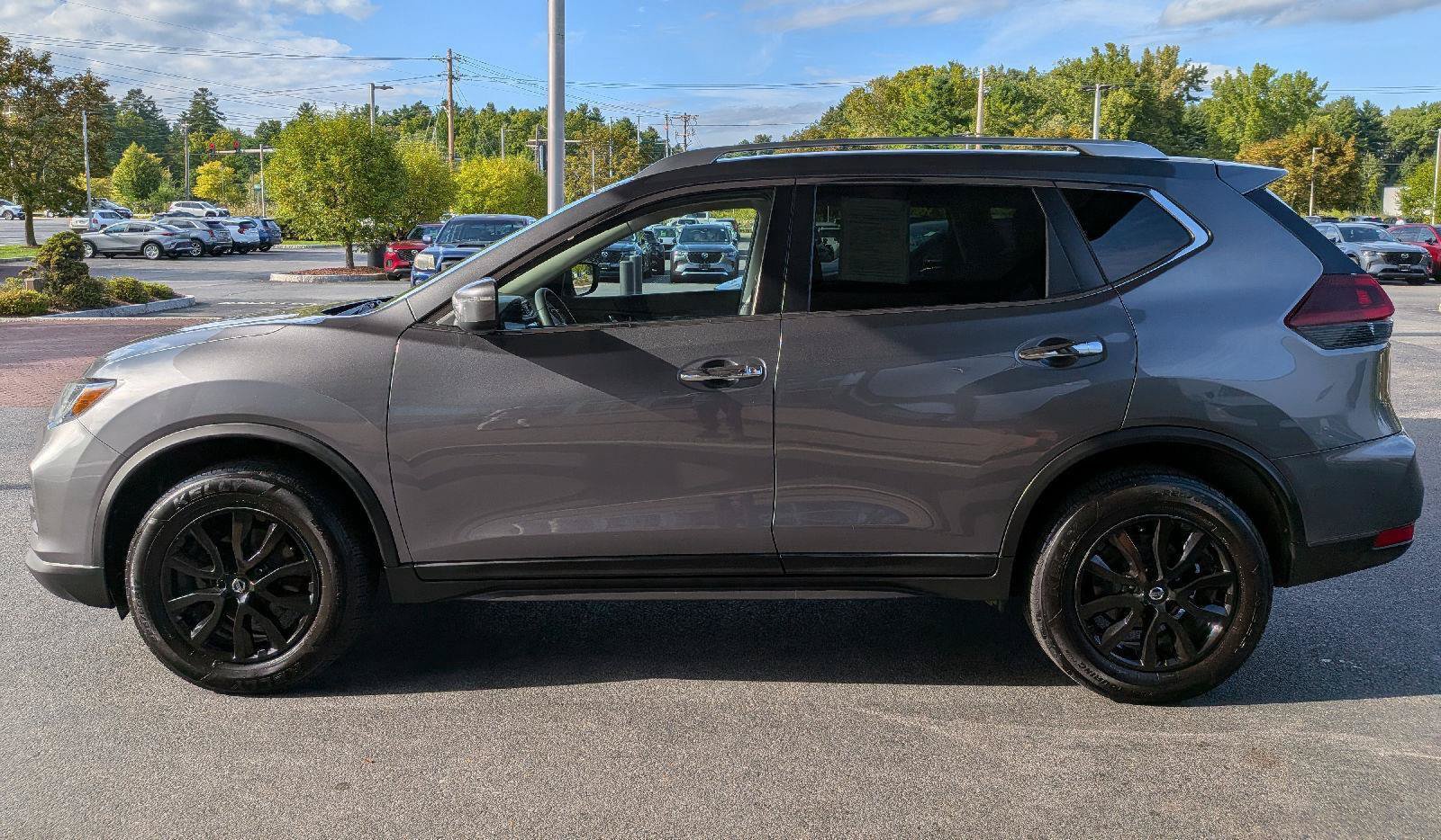 Used 2020 Nissan Rogue SV AWD/4WD image 6