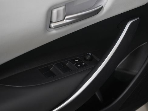 Used 2024 Toyota Corolla SE w/ SE Convenience Package FWD image 19