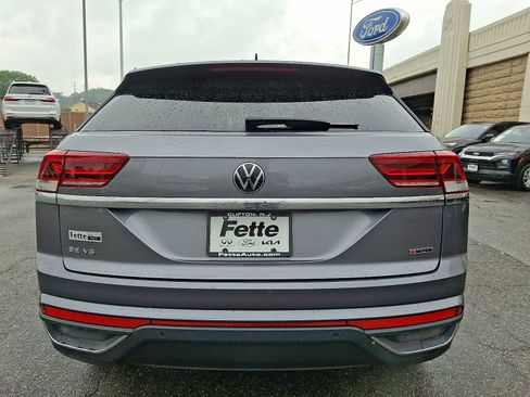 Used 2020 Volkswagen Atlas Cross Sport SE image 5
